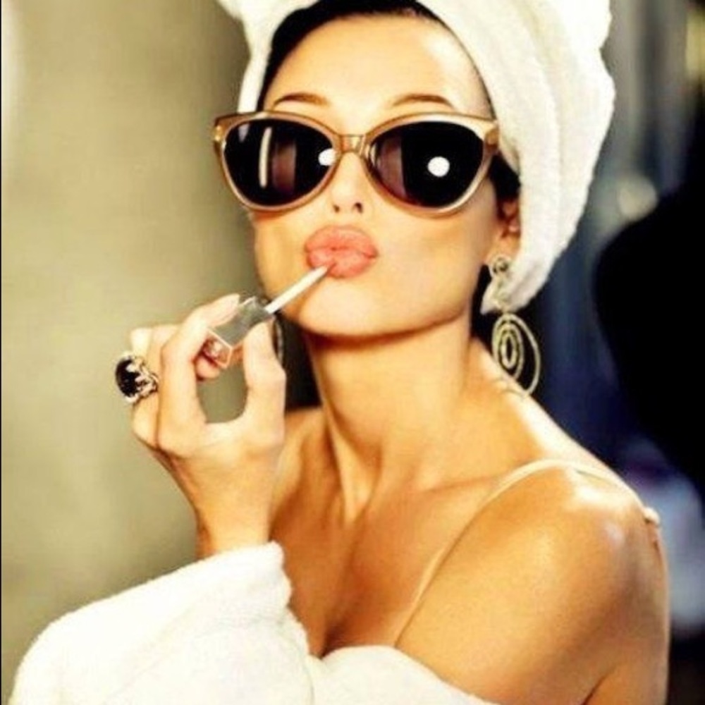 Meet your Posher, Yasmine